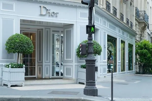 Apartment Studio Champs Elysees Tour Eiffel Paris